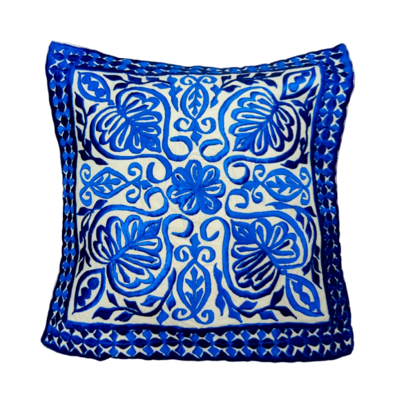 Des housses de coussins à fleur blue | Artisannamaroc | Snazzy Marketplace