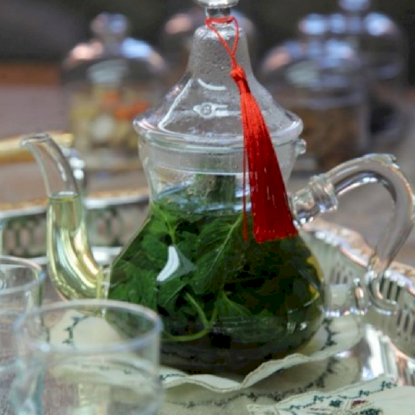Théière marocaine en verre | Artisannamaroc | Snazzy Marketplace